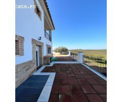 Espectacular chalet en Écija, en urbanización privada Cerro de San Cristóbal!!