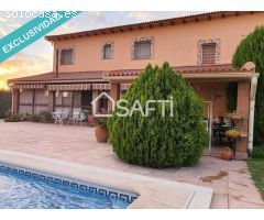 ¡Espectacular Chalet en Otero, Toledo, con Amplio Terreno y Piscina Privada!