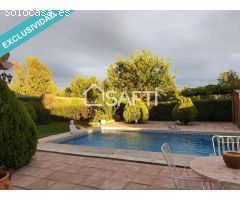 ¡Espectacular Chalet en Otero, Toledo, con Amplio Terreno y Piscina Privada!
