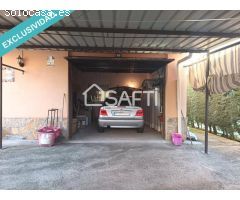 ¡Espectacular Chalet en Otero, Toledo, con Amplio Terreno y Piscina Privada!