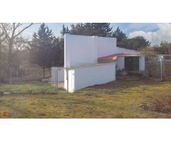 Casa de campo sobre finca rústica, más de 10.000m2