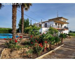 ¡Espectacular chalet en Vilanova de Segrià con una amplia parcela de 19.772 m²!