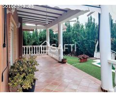 Estupendo chalet de 450 m2 de parcela y 365 m2 de vivienda.
