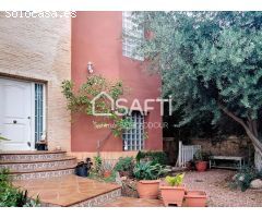 Estupendo chalet de 450 m2 de parcela y 365 m2 de vivienda.