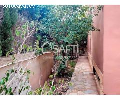 Estupendo chalet de 450 m2 de parcela y 365 m2 de vivienda.