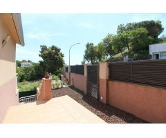 ESTUPENDA CASA SOLEADA IMPECABLE CON VISTAS DESPEJADAS