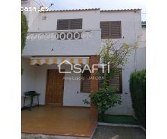 Pequeña casa de 70m, con 3 pequeñas habitaciones.