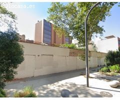 Parcela en esquina con fachada a la calle Bolivia