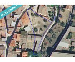 Excepcional Solar Urbano en Lagartera: 890 m² con Todos los Servicios