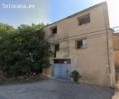 Masía de planta baja y dos pisos en el campo a 5 min del pueblo