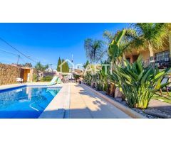 Exclusividad y Elegancia: Chalet de Ensueño en urbanización Los Conejos, Molina de Segura