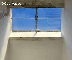 Oportunidad: Casa de 2 pisos con almacén y terreno en Alguaire