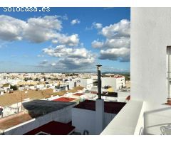 ADOSADO EN VENTA EN EL CENTRO DE CHICLANA