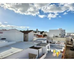 ADOSADO EN VENTA EN EL CENTRO DE CHICLANA