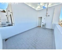 ADOSADO EN VENTA EN EL CENTRO DE CHICLANA