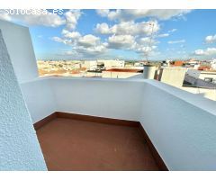 ADOSADO EN VENTA EN EL CENTRO DE CHICLANA