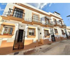 ADOSADO EN VENTA EN EL CENTRO DE CHICLANA