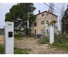 Oportunidad única: Casa con amplio terreno en Lleida