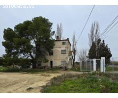Oportunidad única: Casa con amplio terreno en Lleida