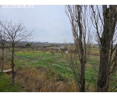Oportunidad única: Casa con amplio terreno en Lleida