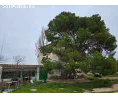 Oportunidad única: Casa con amplio terreno en Lleida