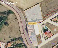 Excepcional Solar Urbano en Los Navalucillos: 3.096 m² con Todos los Servicios