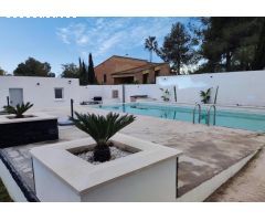 VILLA CON PISCINA CON RENTABILIDAD TURÍSTICA