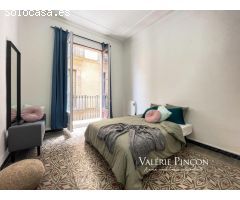 ESPACIOSO PISO DE 6 HABITACIONES JUNTO A LAS RAMBLAS DE BARCELONA.