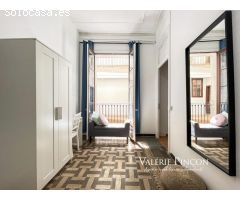 ESPACIOSO PISO DE 6 HABITACIONES JUNTO A LAS RAMBLAS DE BARCELONA.