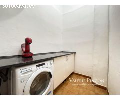 ESPACIOSO PISO DE 6 HABITACIONES JUNTO A LAS RAMBLAS DE BARCELONA.
