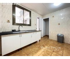 ESPACIOSO PISO DE 6 HABITACIONES JUNTO A LAS RAMBLAS DE BARCELONA.