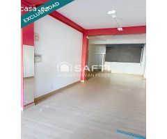 Gran oportunidad de bajo comercial a pie de calle.