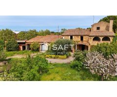 Masía de 8 habitaciones ideal para turismo rural en La Bisbal d’Empordà