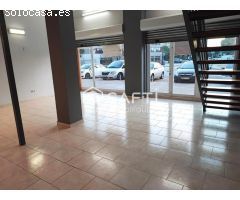 Se vende local comercial. 250 metros útiles.