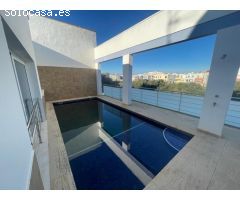 Gran casa unifamiliar con piscina, parquet, espacio para ascensor y vistas espectaculares en Ciutade
