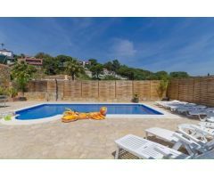 EXCLUSIVA VILLA CON LICENCIA TURÍSTICA EN LLORET DE MAR