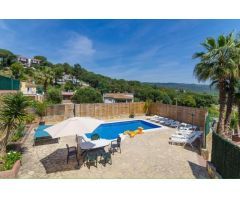 EXCLUSIVA VILLA CON LICENCIA TURÍSTICA EN LLORET DE MAR