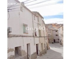 ¡CASA DE PUEBLO EN CERVERA CON GRAN POTENCIAL!