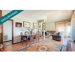 Chalet pareado con amplia parcela en Miraval.
