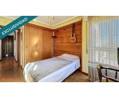 Chalet pareado con amplia parcela en Miraval.