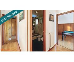 Chalet pareado con amplia parcela en Miraval.