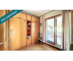 Chalet pareado con amplia parcela en Miraval.