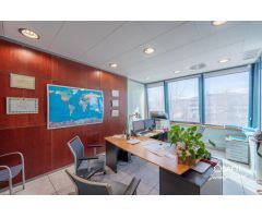 Oficinas de 235 m² con terraza y parking en Empuriabrava
