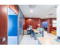 Oficinas de 235 m² con terraza y parking en Empuriabrava