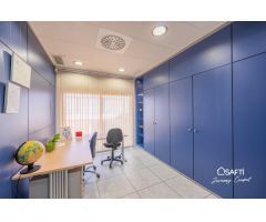 Oficinas de 235 m² con terraza y parking en Empuriabrava