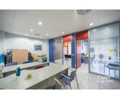 Oficinas de 235 m² con terraza y parking en Empuriabrava