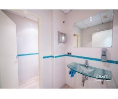 Oficinas de 235 m² con terraza y parking en Empuriabrava