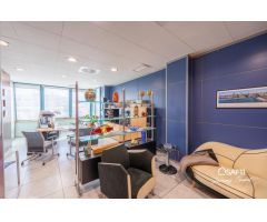Oficinas de 235 m² con terraza y parking en Empuriabrava
