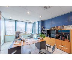 Oficinas de 235 m² con terraza y parking en Empuriabrava