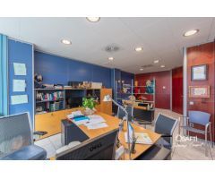 Oficinas de 235 m² con terraza y parking en Empuriabrava